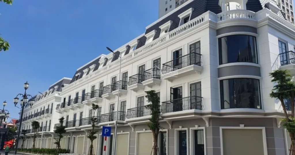 Dãy Vincom Shophouse Đông Hà Quảng Trị với hệ mái ngói